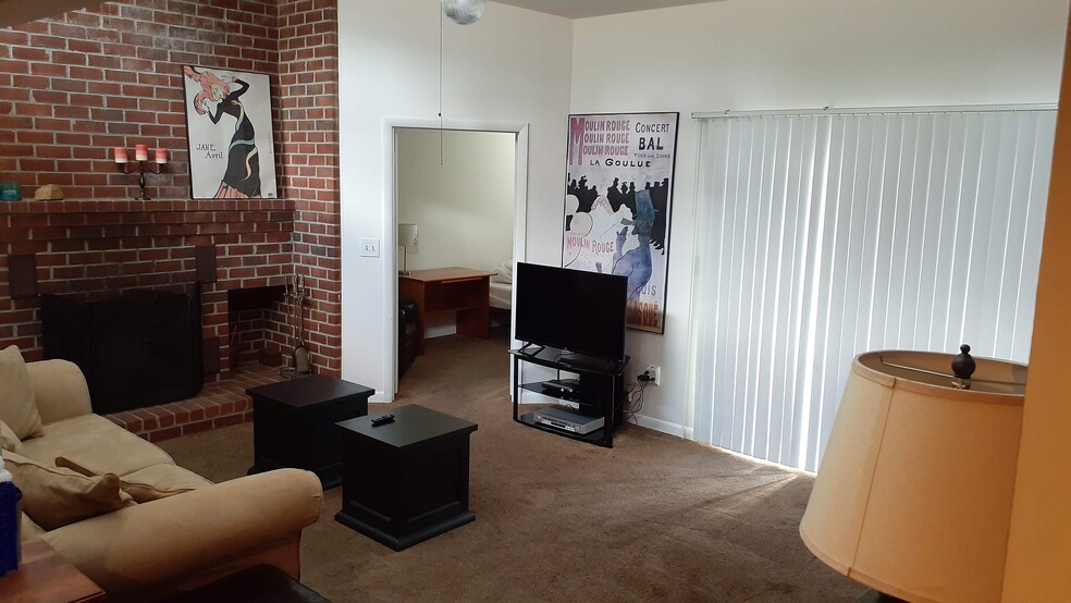 Building Photo - 2115 Turtle Run Dr