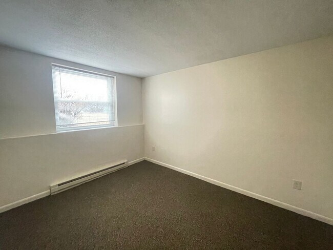 Building Photo - 181 Loudon Rd