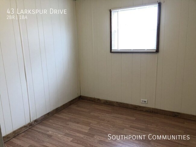 Building Photo - 43 Larkspur Dr