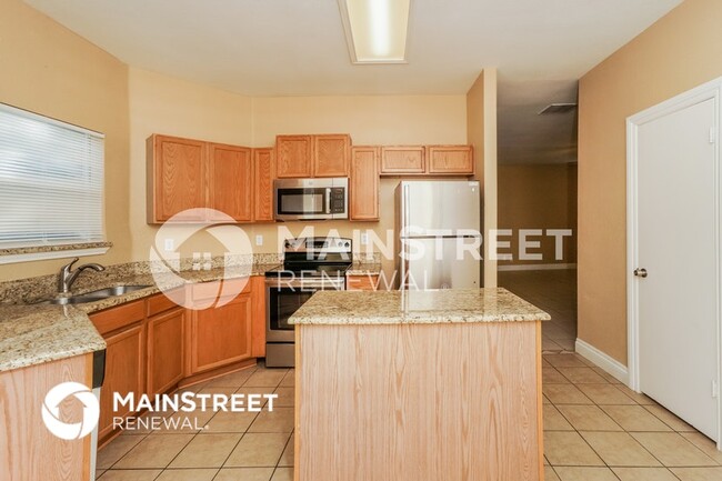 Building Photo - 12 Lockspring