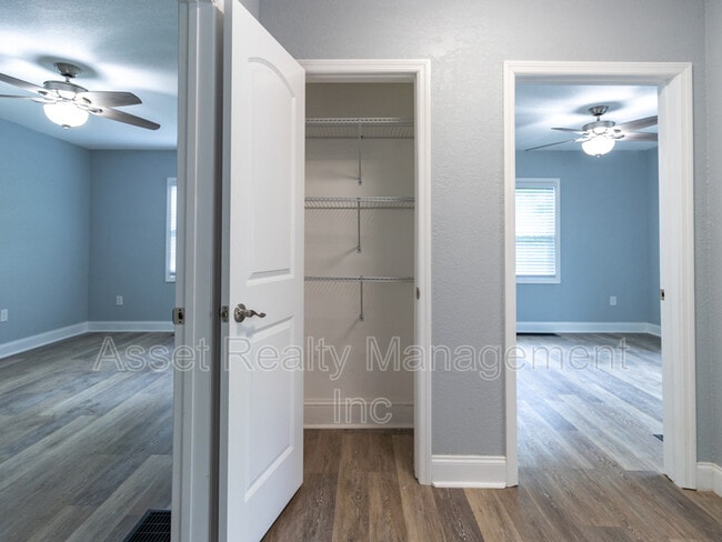 Building Photo - 5211 Holston Dr