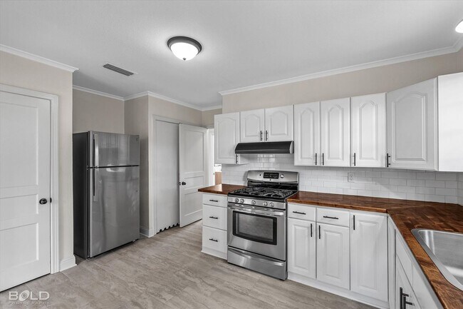 Building Photo - 4440 Clingman Dr