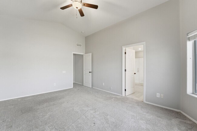 Building Photo - Welcome to this well-maintained 3-bedroom, 2-bath home in Gilbert, AZ!