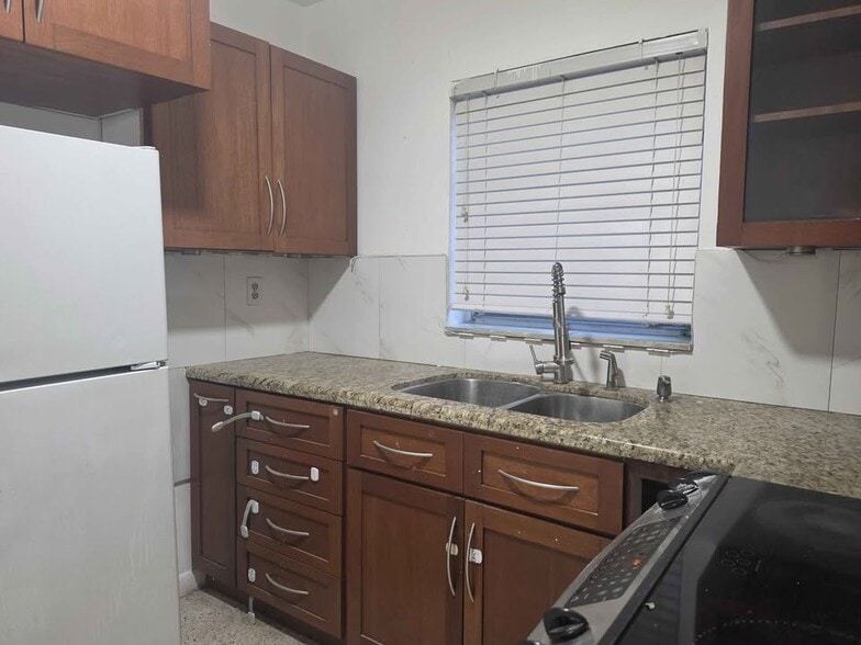 Kitchen - 2930 NW 32nd St