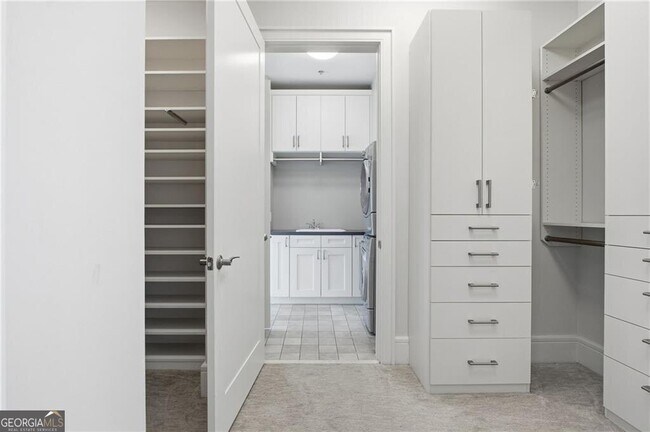 Building Photo - 1065 Peachtree St NE