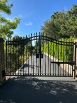 Building Photo - 18 Pepper Way