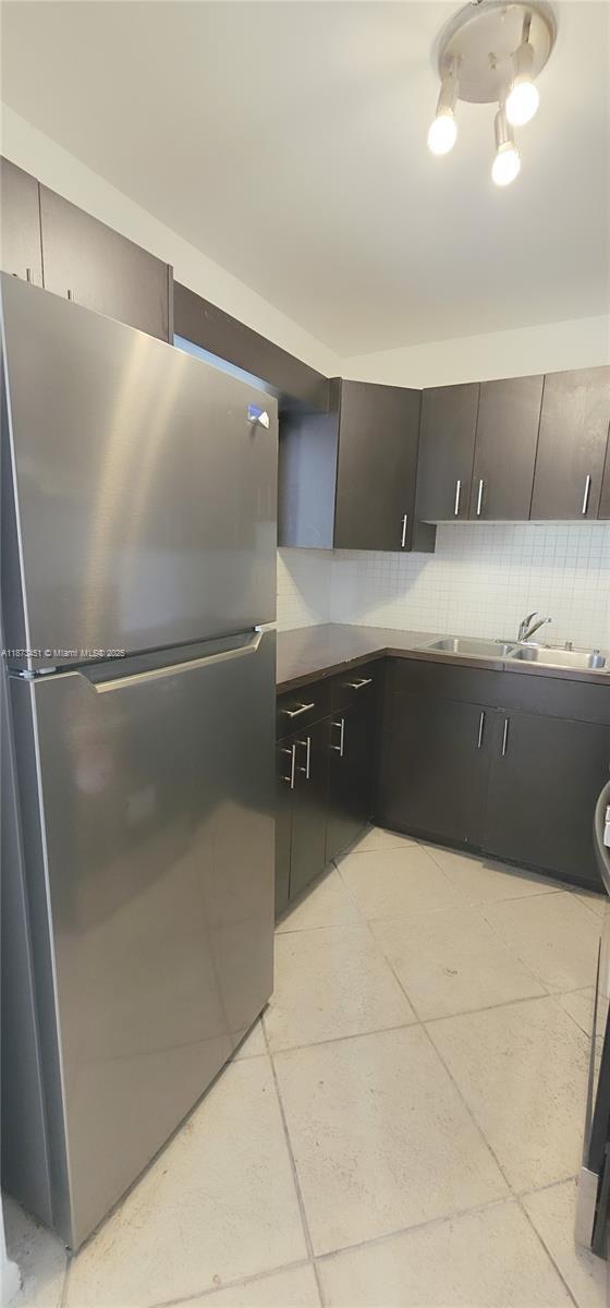 Building Photo - 304 NW 30th Ct