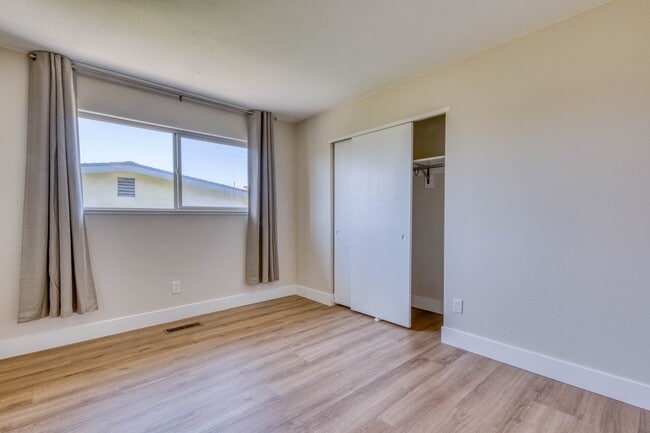 Building Photo - 3052 Eddy Cir