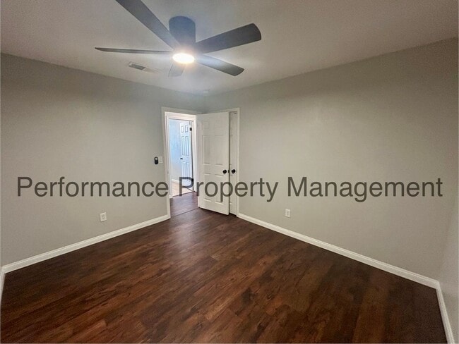 Building Photo - Charming 3 Bed/2 Bath NW Bakersfield Home w/ Solar, RBP & $0 Deposit Option