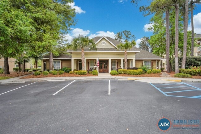 Building Photo - Stylish Condo in Gated Summer House Community | Hilton Head Island – Available Now!