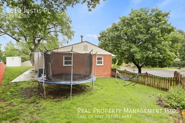 Building Photo - 5610 Justis Pl