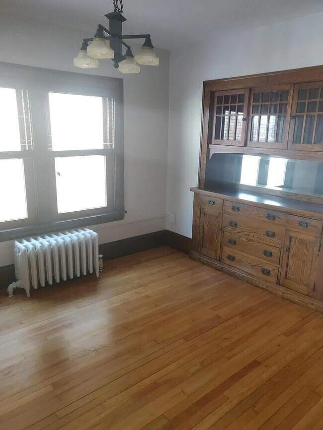 Building Photo - 1907 11th Ave S