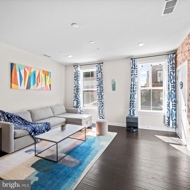 Building Photo - 44674 Provincetown Dr