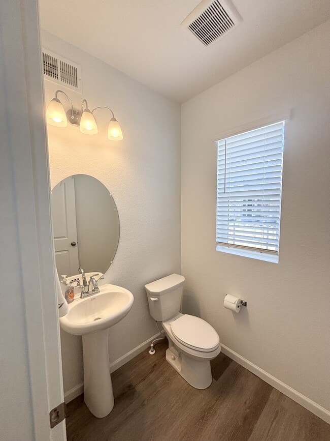 Building Photo - 1334 Penner Dr