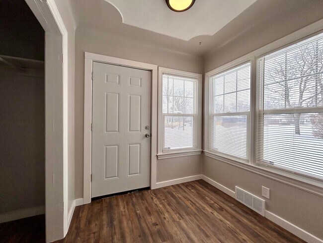 Building Photo - Two Bedroom Home in Muskegon