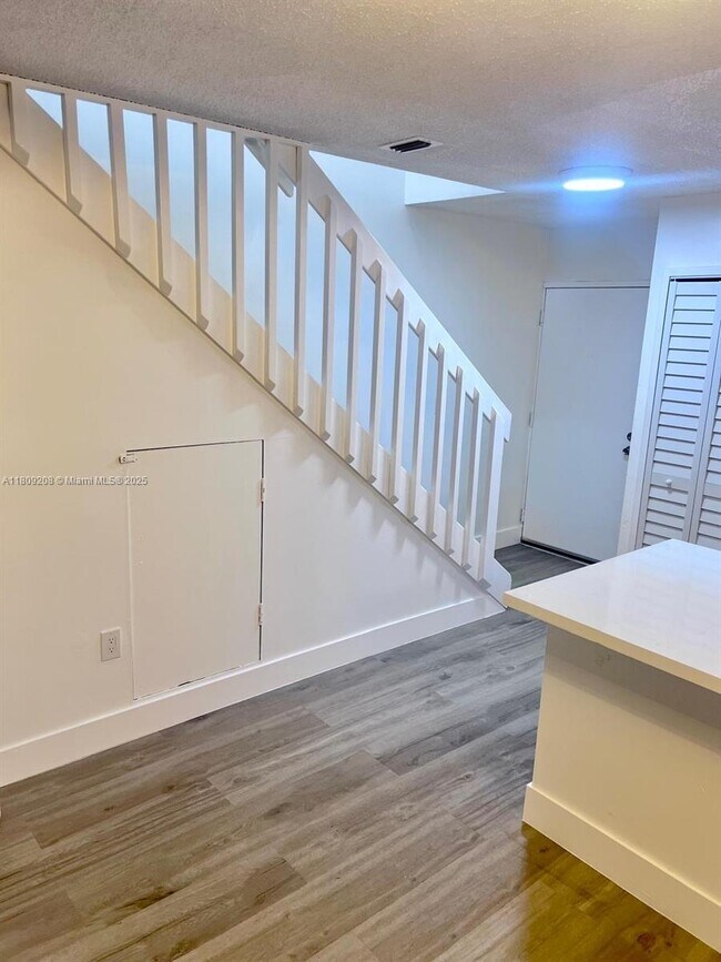 Building Photo - 6866 NW 173rd Dr