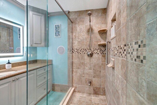 Building Photo - 310 Gulfstream Dr
