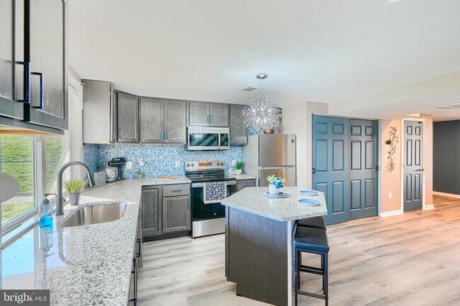 Building Photo - 800 Seckel Ct