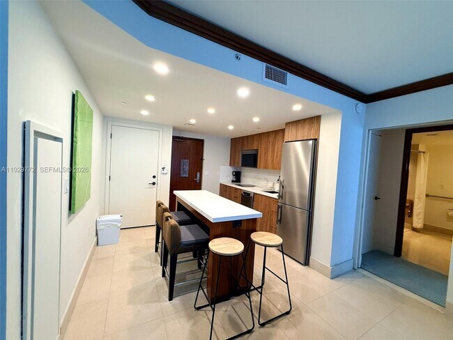 Building Photo - 6801 Collins Ave