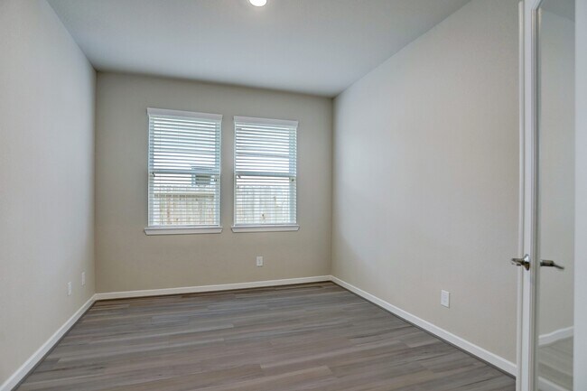 Building Photo - 1239 Raburn Run Ln