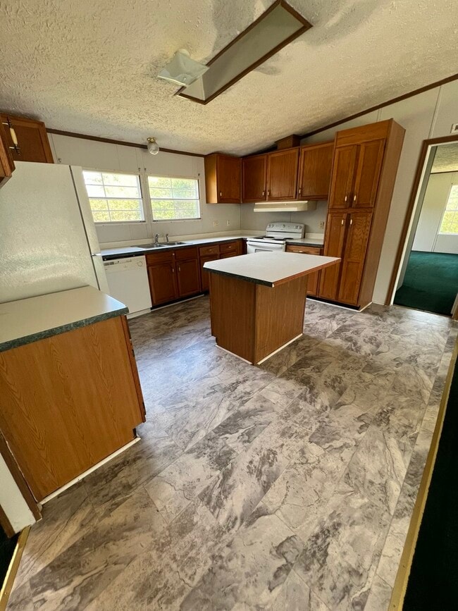 Building Photo - 15 Bark Dr