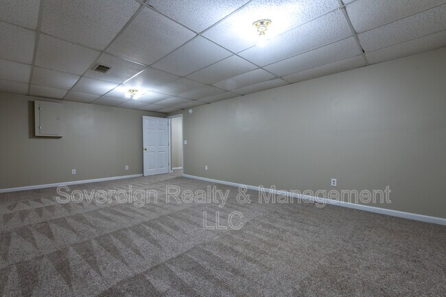 Building Photo - 3213 Southridge