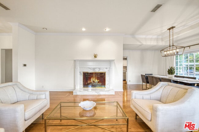 Building Photo - 3690 Crownridge Dr