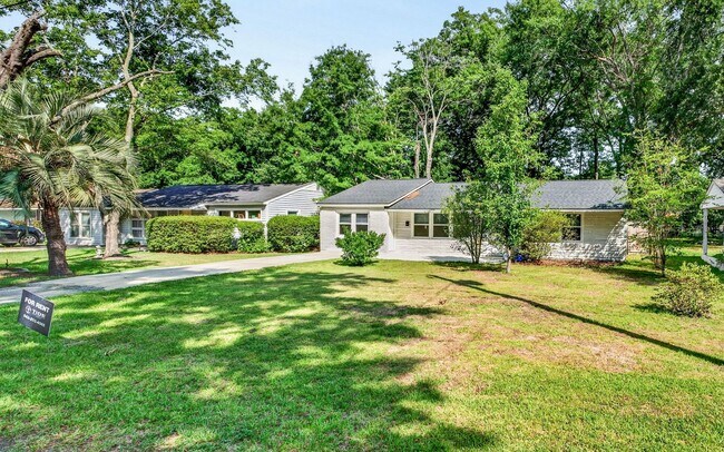 Building Photo - Move-In Ready Home in Hanahan