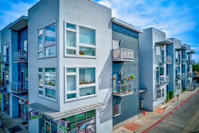 Building Photo - 2931 E 12th St