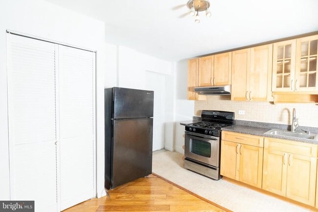 Building Photo - 1212 S Melville St