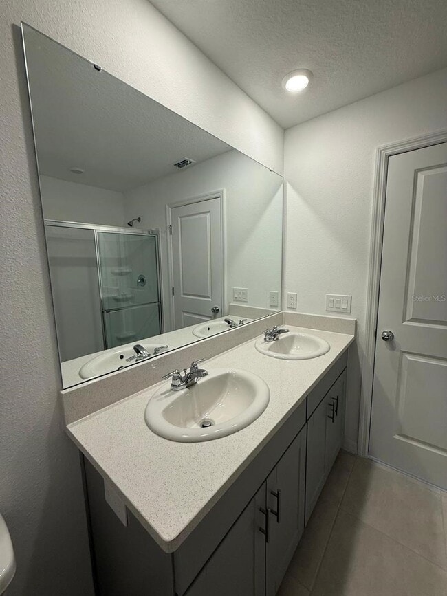 Building Photo - 3240 Skyline Lp