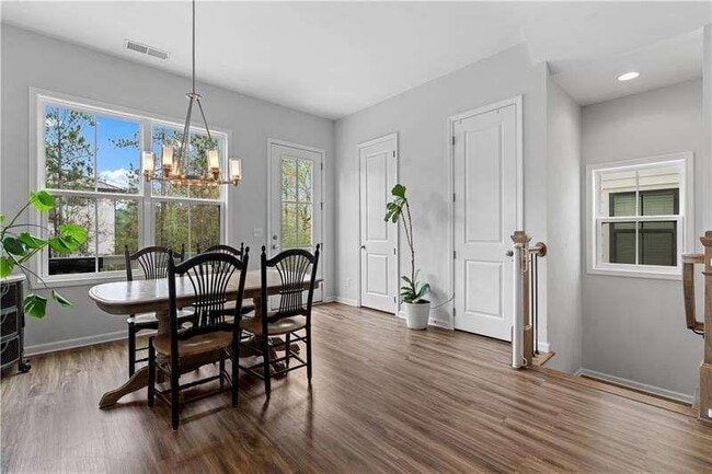 Building Photo - 4391 Gillon Cir SE