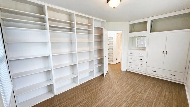 Building Photo - Charming 3/1 in Midwest City-Remodeled