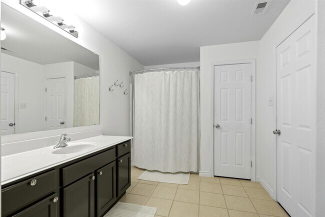 Building Photo - 11215 Hall Terrace Ct