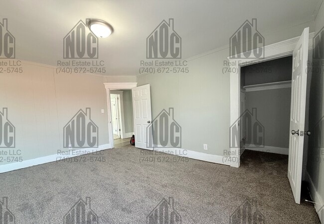 Building Photo - 1236 1/2-1236 1/2 E Locust St