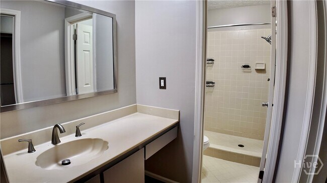 Building Photo - 1409 Bellview Dr