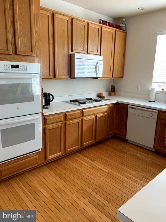 Building Photo - 2701 Summers Ridge Dr