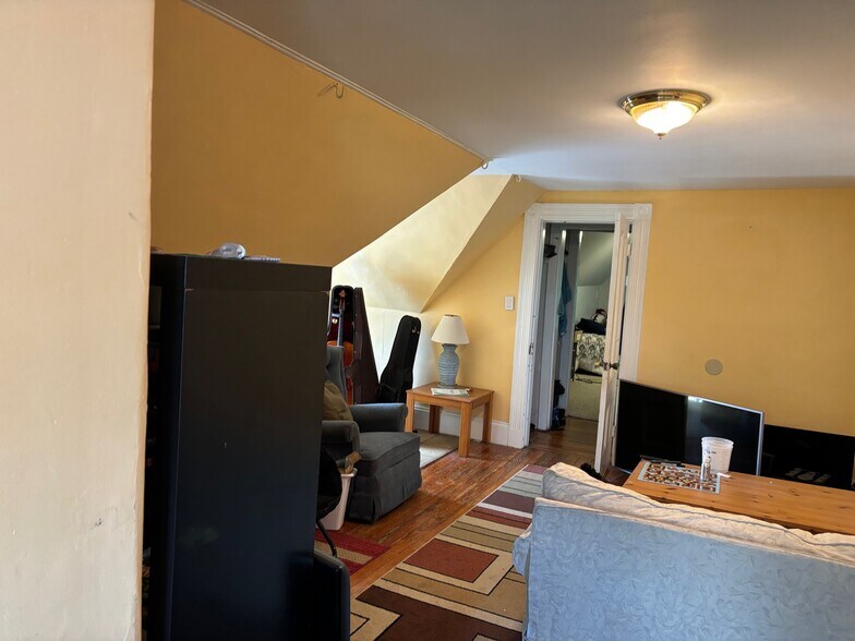 Building Photo - 36 Foskett St