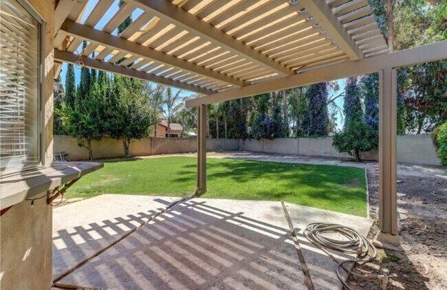 Building Photo - 2510 Alona St