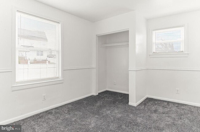 Building Photo - 107 River Rd Dr