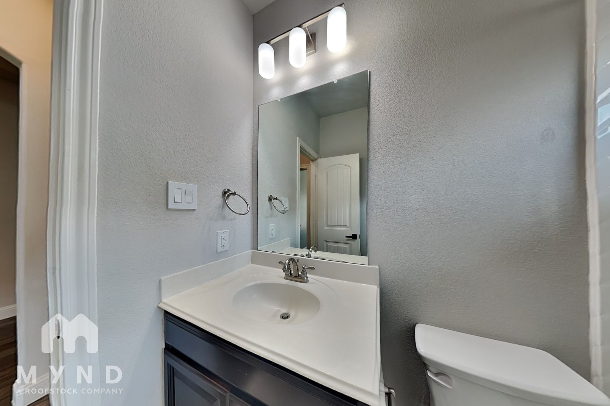 Building Photo - 1008 Rose Garden Dr