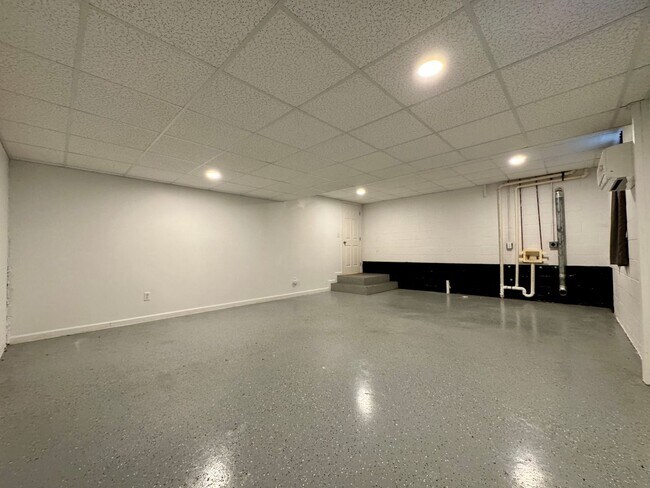 Building Photo - 7564 Passport Dr