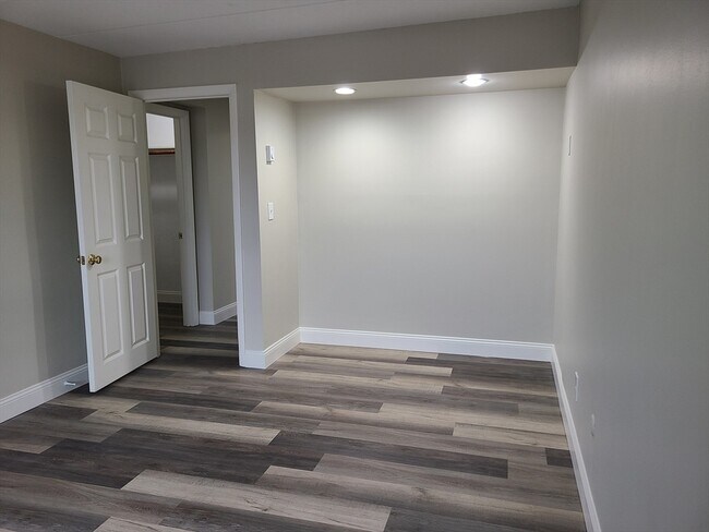 Building Photo - 576 Washington St