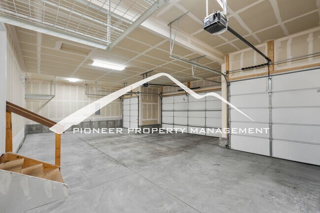 Building Photo - Main Floor Primary Home in Flying Horse with 5 Bedrooms, Gourmet Kitchen, Finished Basement & 4-C...