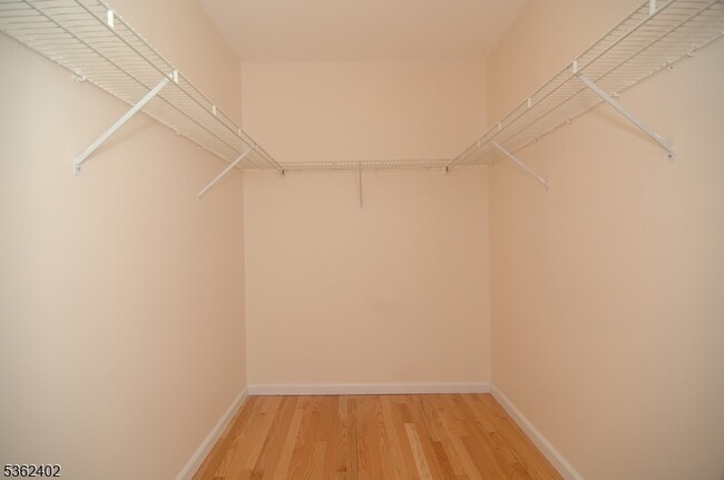 Building Photo - 214 Stratford Pl