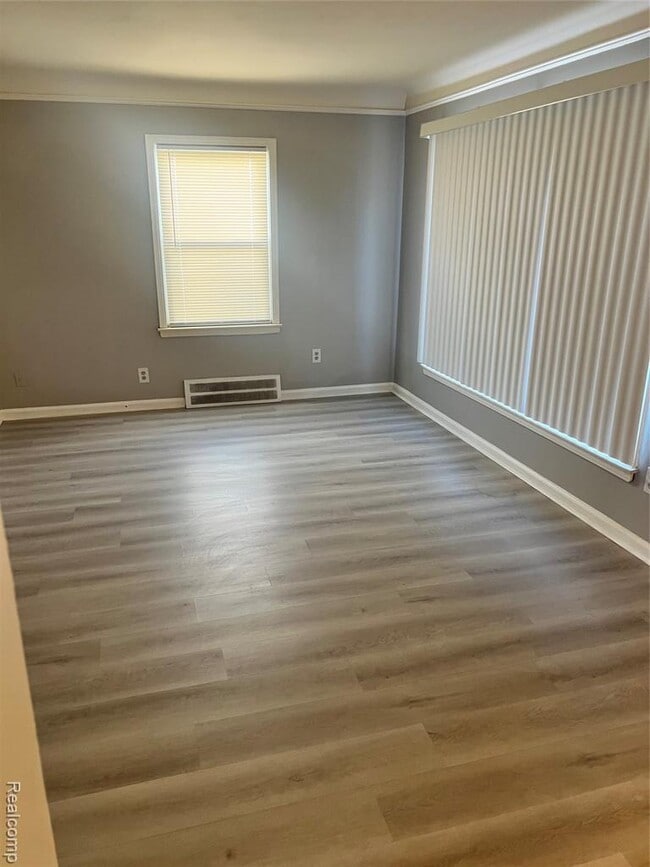 Building Photo - 18558 Woodland St