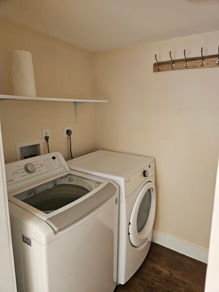 Laundry Room - 207 Mountain Rd