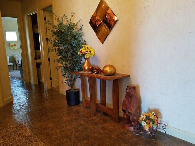 Building Photo - Beautiful Corner Lot! FULLY FURNISHED! Available Now!!