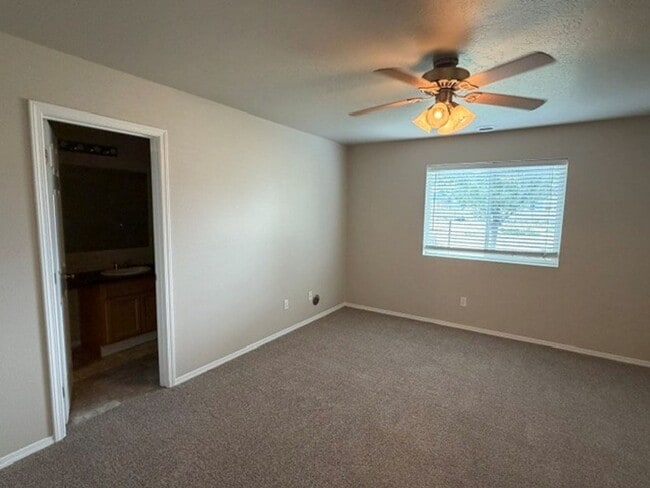 Building Photo - Beautiful 3 be 2 bath home with office in Meridian just off Locust Grove and Amity