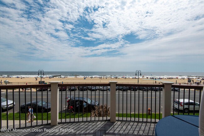 Building Photo - 1302 Ocean Ave N